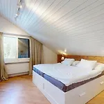 4,5-zimmer-dachgeschosswohnung Mit Ausrichtung Zur Sonne!!! *