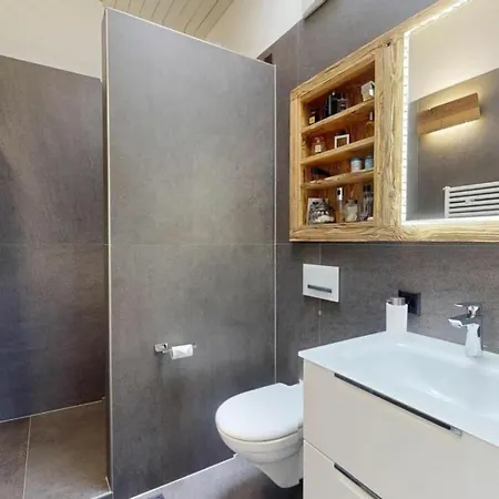 Apartment 4,5-zimmer-dachgeschosswohnung Mit Ausrichtung Zur Sonne!!! *