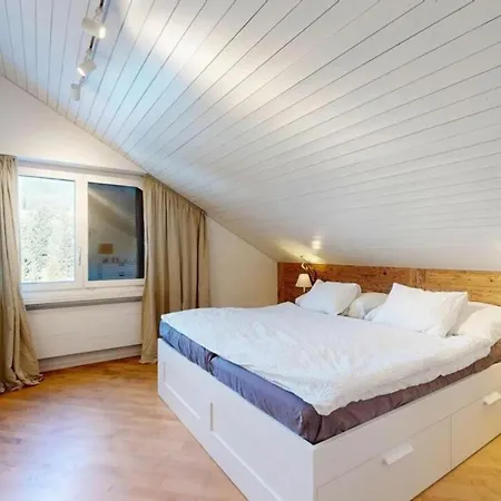 4,5-zimmer-dachgeschosswohnung Mit Ausrichtung Zur Sonne!!! *